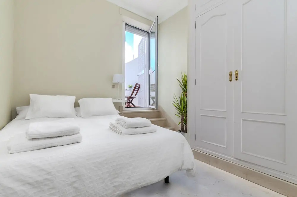 Apartment in Front of the Cathedral. 2 Bedrooms. Catedral I