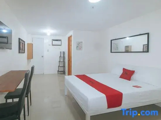 RedDoorz at FCCG GoldMoon Boutique Hotel
