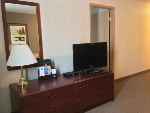 Super 8 by Wyndham Portage La Prairie MB