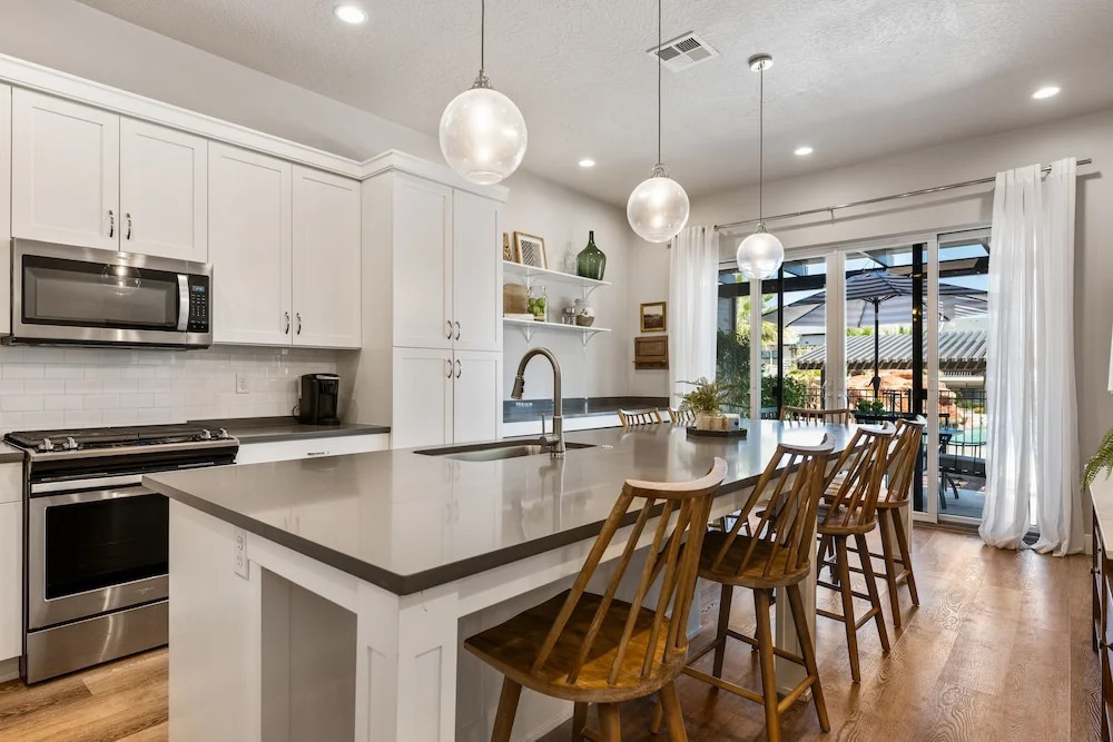 Grand Slam Getaway #5 5 Bedroom Townhouse