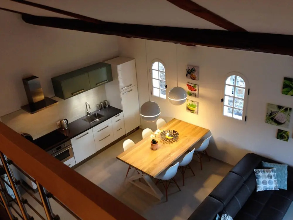 Air Conditioned Apartment in Residence With Heated Swimming Pool Near the Beaches