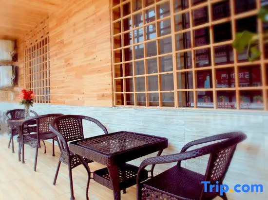 Sanjiang Waterfront Inn