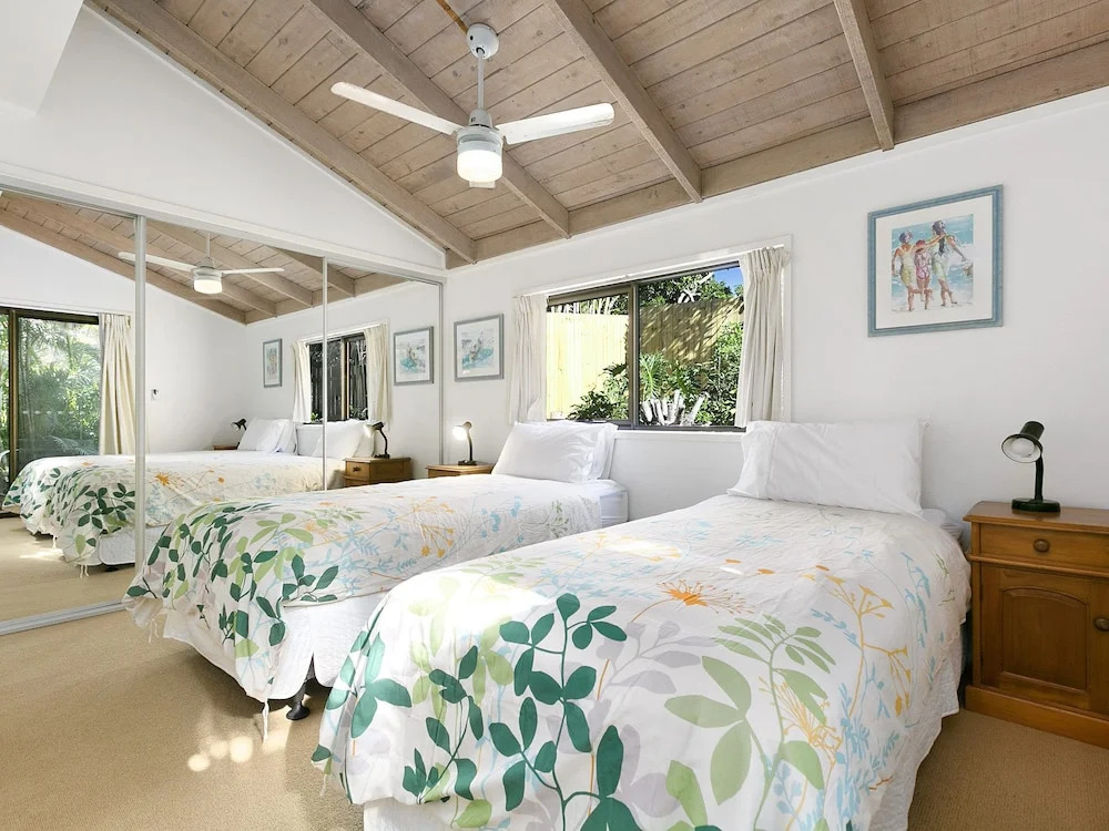 Sunshine Beach Serenity and Pet Friendly ! 9 Seaview Terrace, Sunshine Beach, QLD 4567