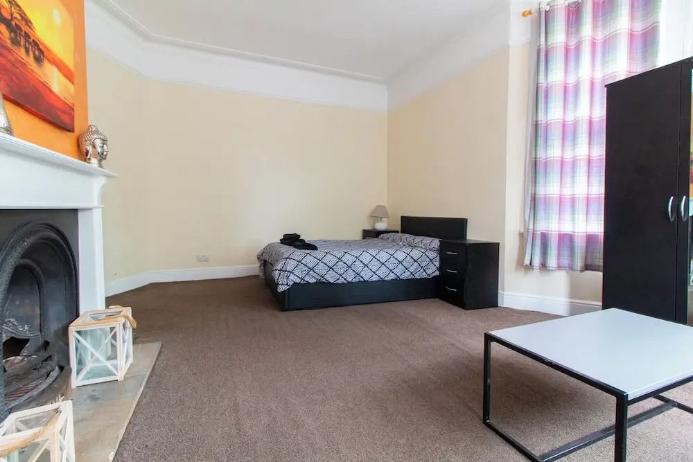 Thornbury Guest House Room 1