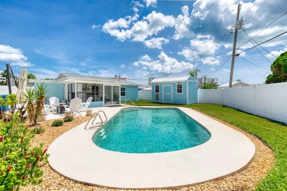 Tropical Vibes Bungalow w Pool