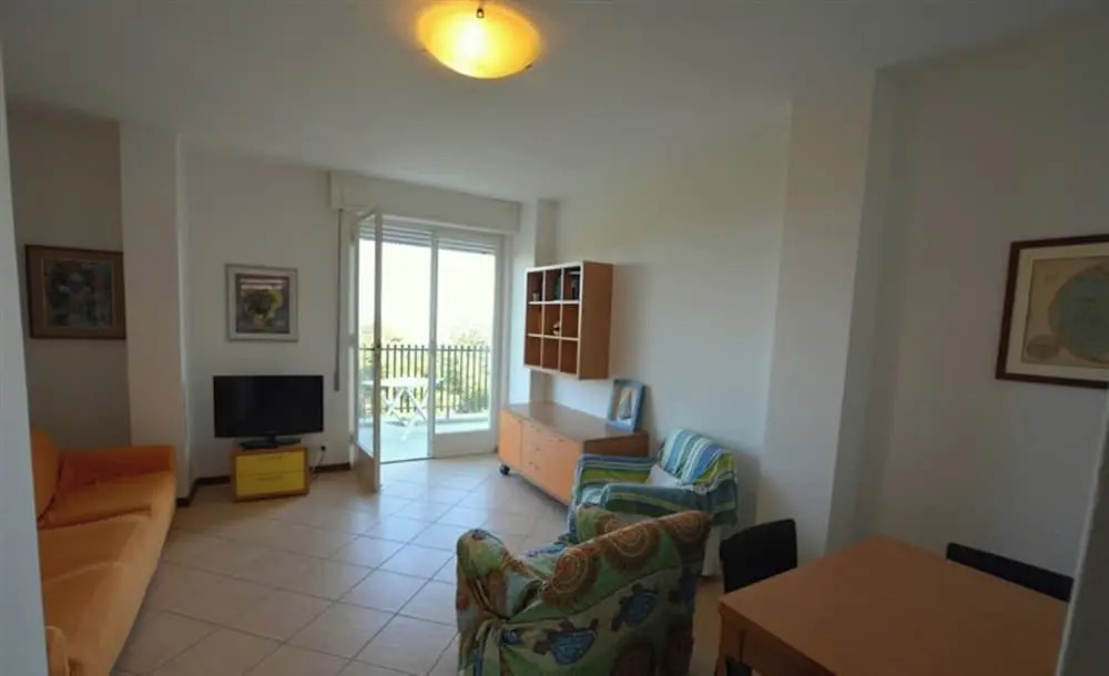 Delightful Beachside Flat With sea View