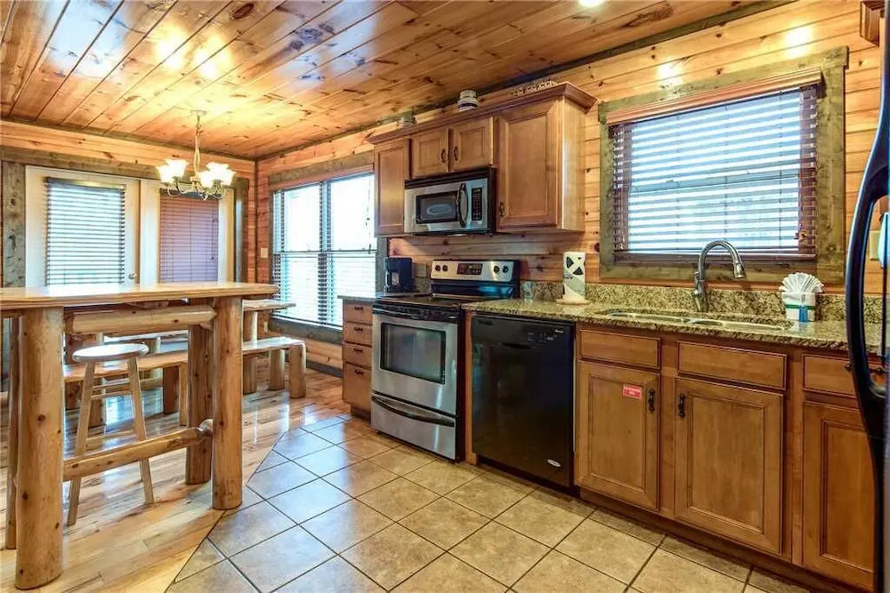 Celebration Lodge 4 Bedroom Home with Hot Tub