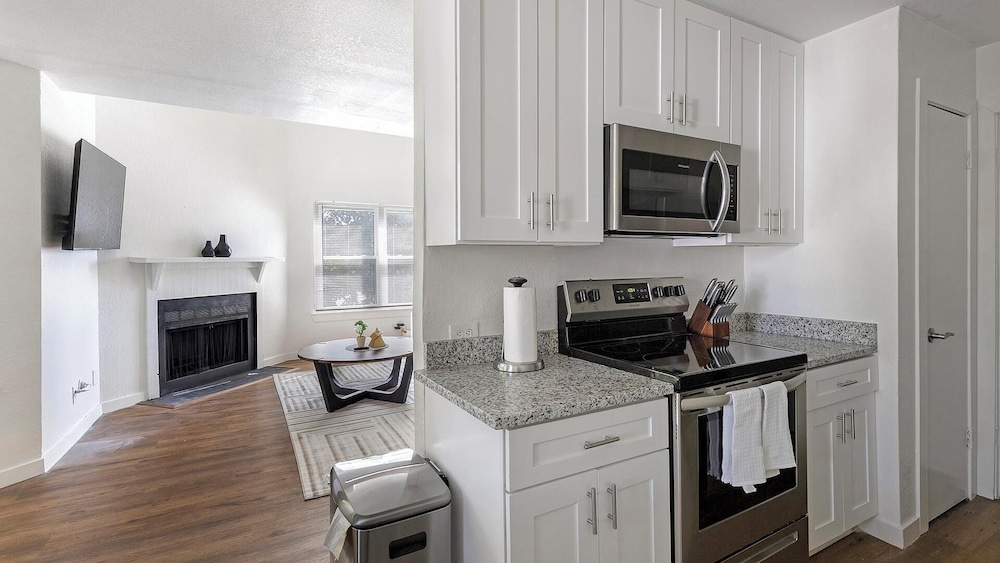 Landing Apartments Near CVC