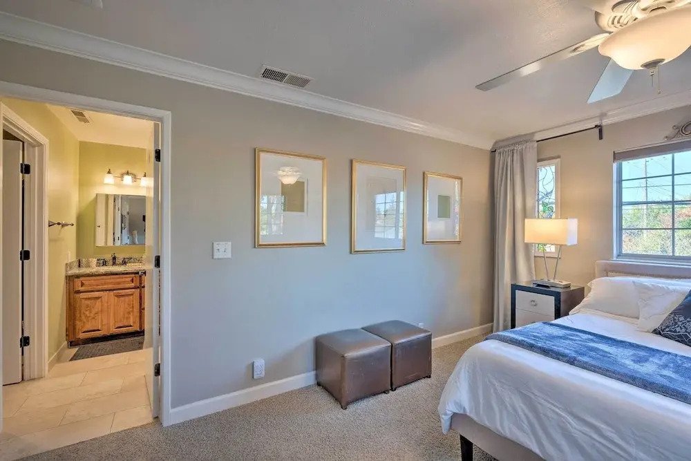 Luxurious Downtown Lodi Apartment in Wine Country!
