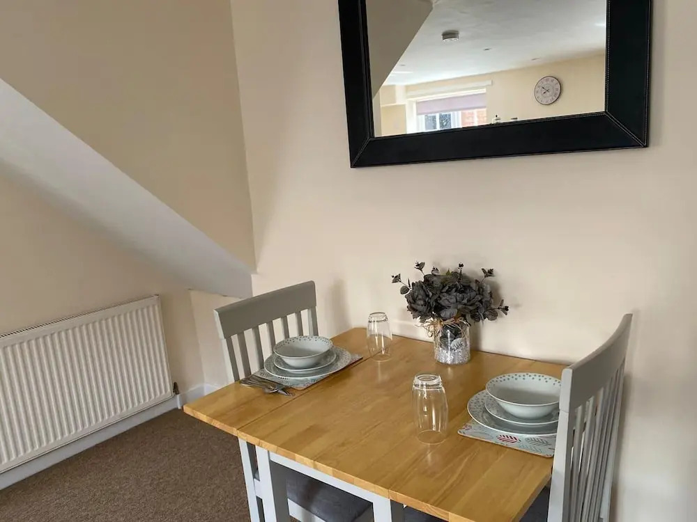Apartment - Sleeps 2 - Pet Friendly - Parking