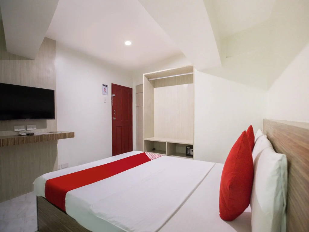 Circuit Hostel