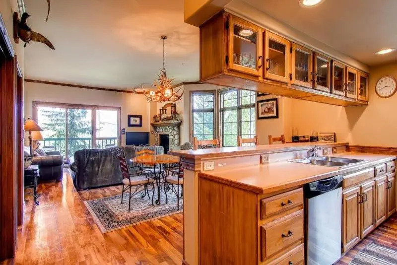 Beaver Creek, 2 Bedroom Condo at the Borders, Ski-In Ski-Out, in the Village