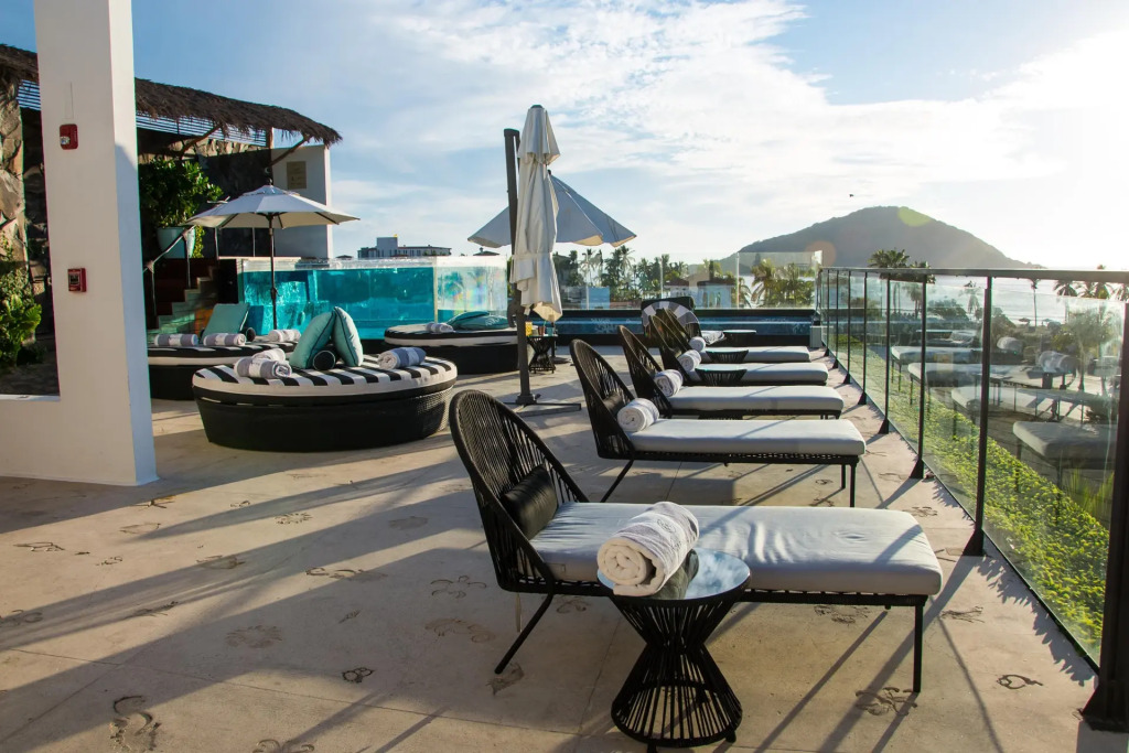The Xperience by g & Beach Club