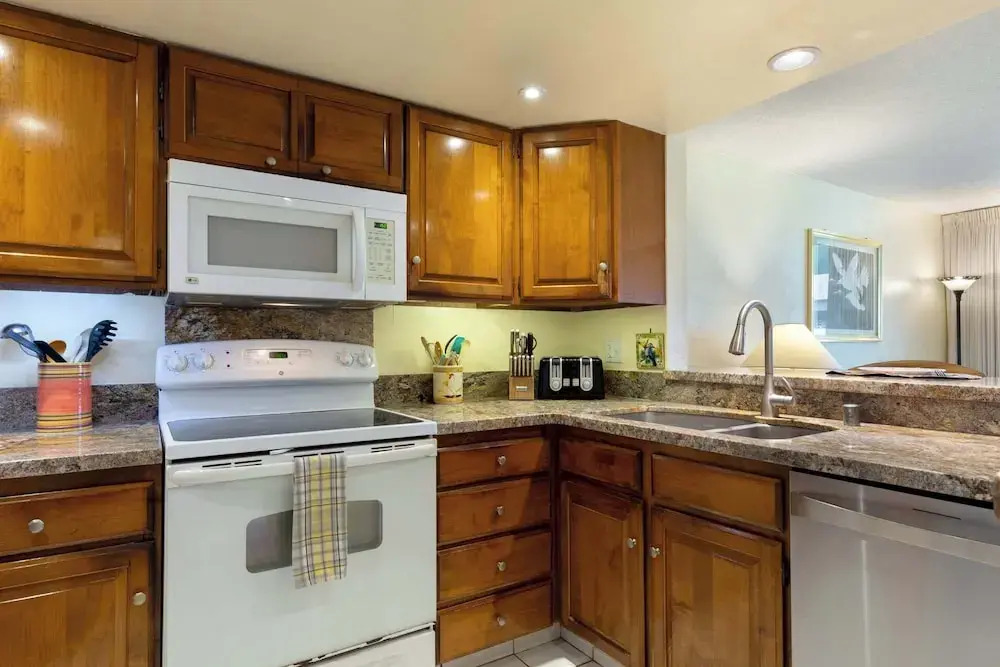 White Sands Village 214 Modern Condo for 4 w/ Enviable Ocean Views!