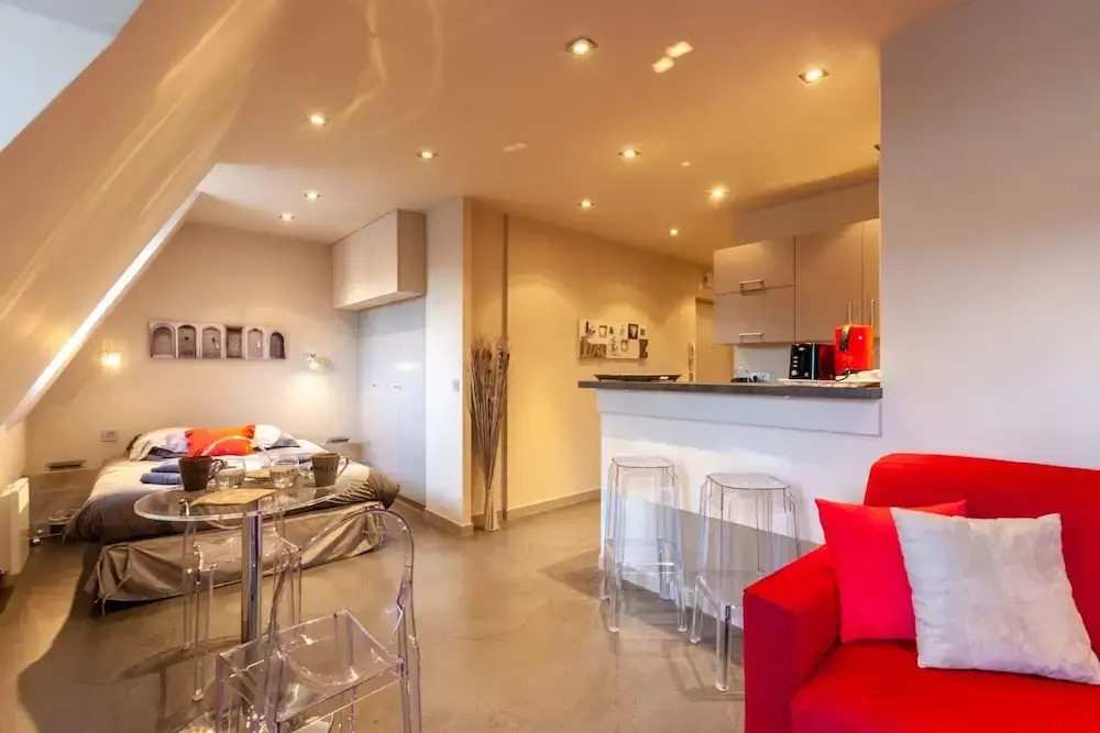 Apartment With Parking on Place de Morny
