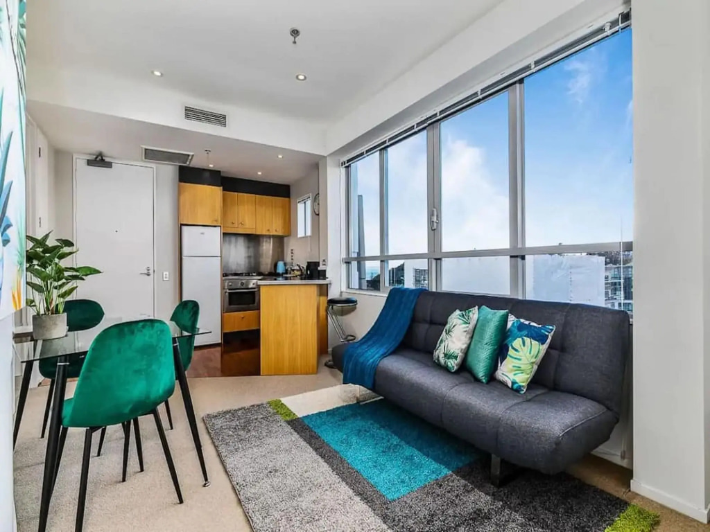 Spacious One Bedroom With Pool And Gym!