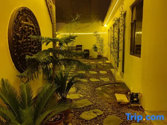Wujianfang Courtyard Homestay (Guanghui Temple Branch, South Gate of Zhengding Ancient City)