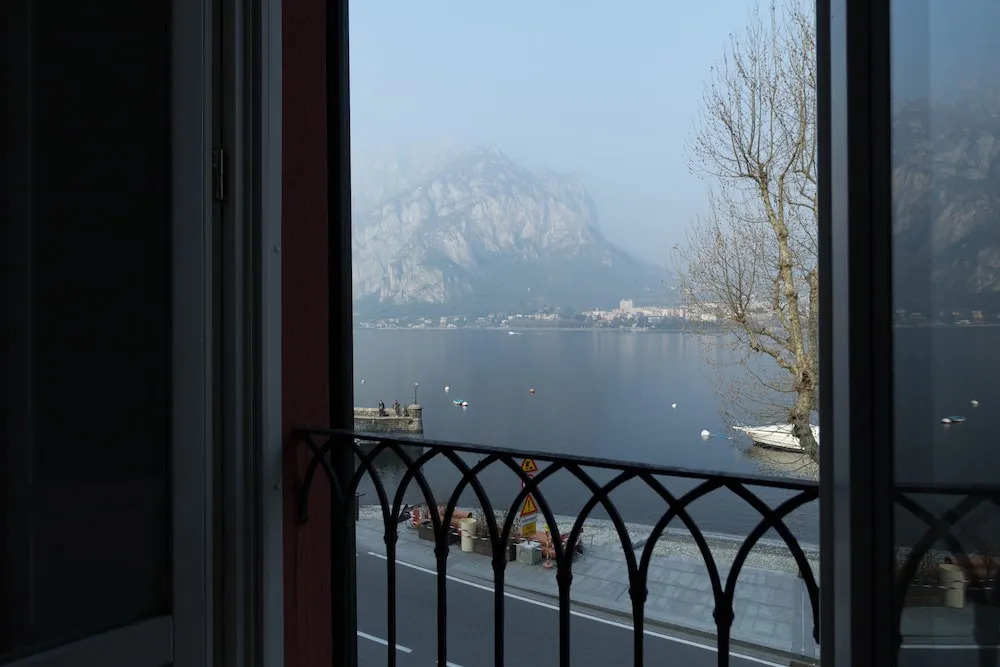 Lungolago Apartment