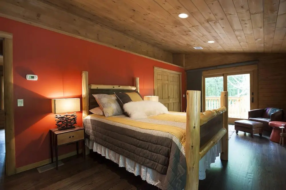 Chatfield Hollow Inn