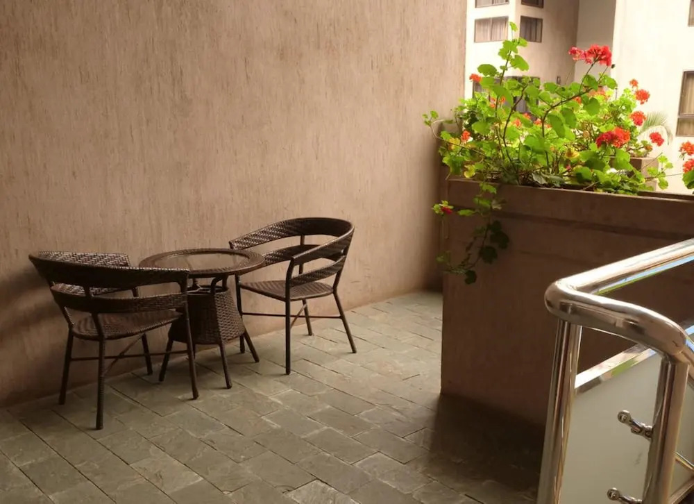 The Courtyard at Vanga Road