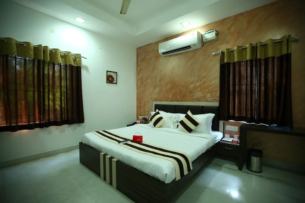 OYO 2282 Apartment Velachery