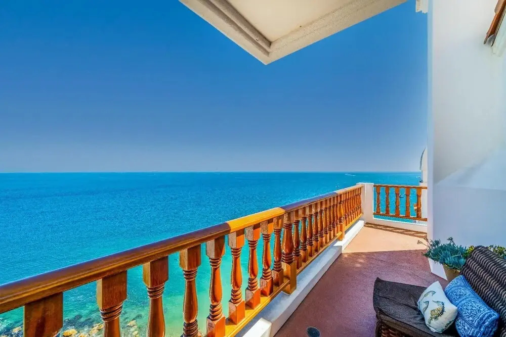 Oceanfront villa w One of a kind Amazing View
