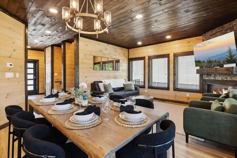 Peak Overlook by Beyond Expectations Mountain Retreat With Hot Tub