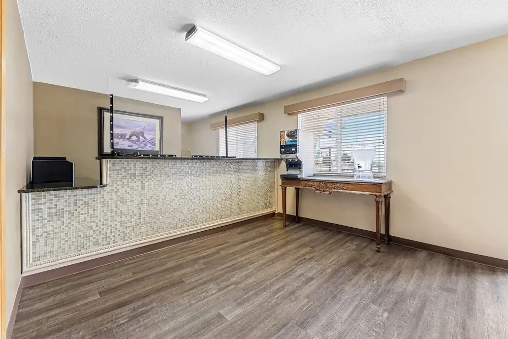 Travelodge by Wyndham Rapid City - Black Hills