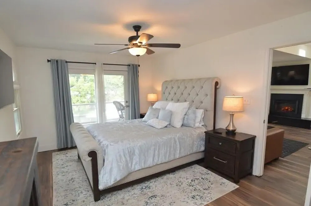 Newly Updated in a Private Cove, With Firepit, Flat Lawn, Dock, Boat Slip & Kayaks in Osage Beach