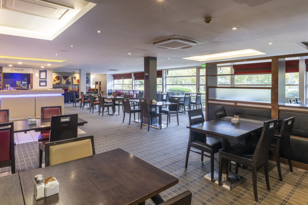 Holiday Inn Express Milton Keynes by IHG