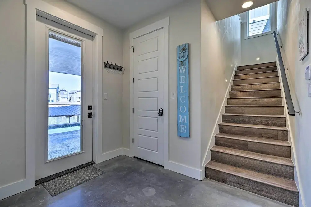 Modern Kingsland Lake Front House w/ Heated Pool!