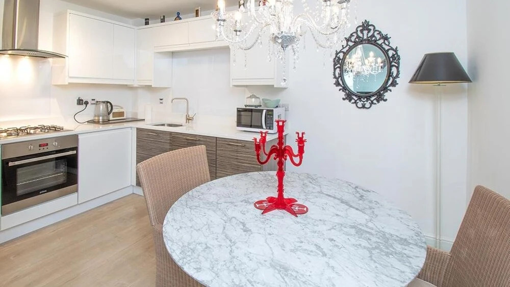 Number Eleven, beautiful 5 star apartment in Deganwy