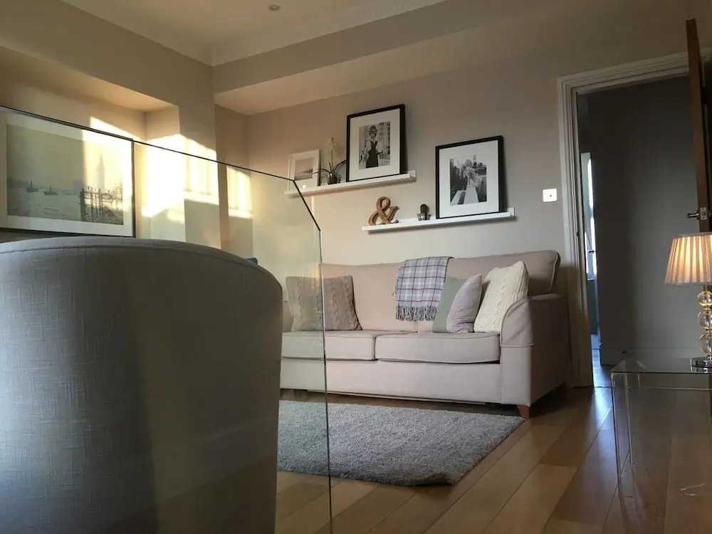 Bright & Modern 2bed in Earls Court