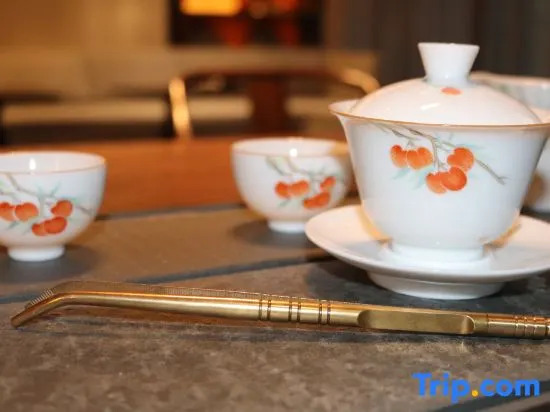 Yujie Junlan Hotel