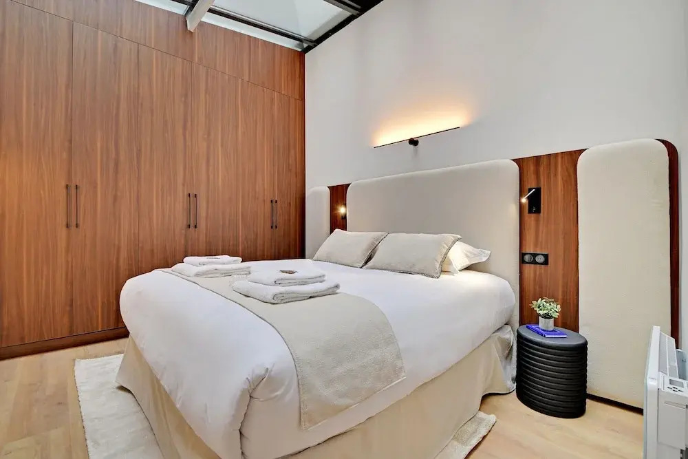 Chic and Spacious Apartment in the Heart of Paris