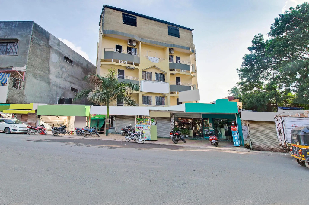 OYO 30764 Hotel Jj International