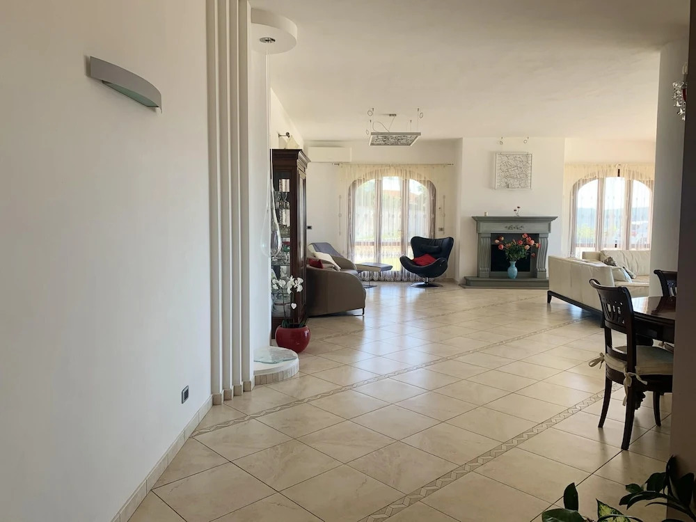 Contemporary Villa in Castellaccio with Private Pool
