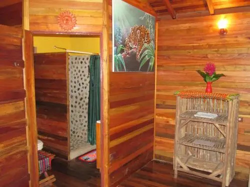 Macaw Bank Jungle Lodge