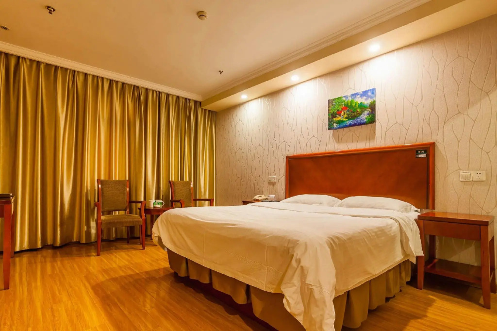 GreenTree Inn Jiangsu Suzhou Kunshan Shimao Plaza Hotel