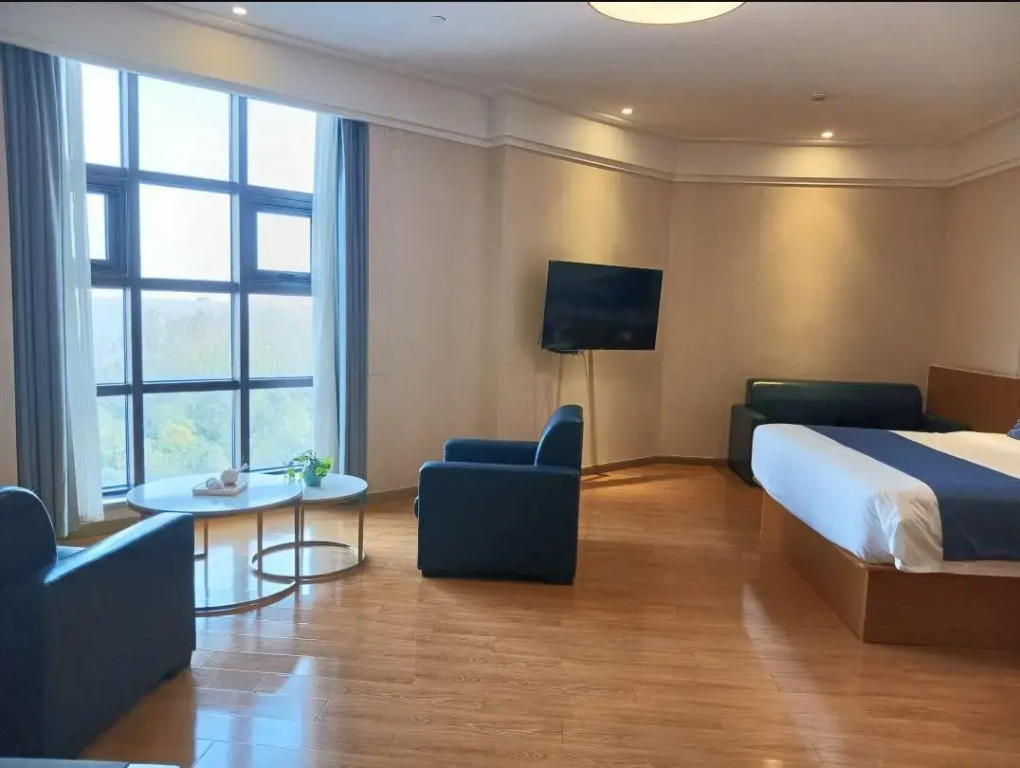 Linjiang International Cruise Hotel Baoyang Road