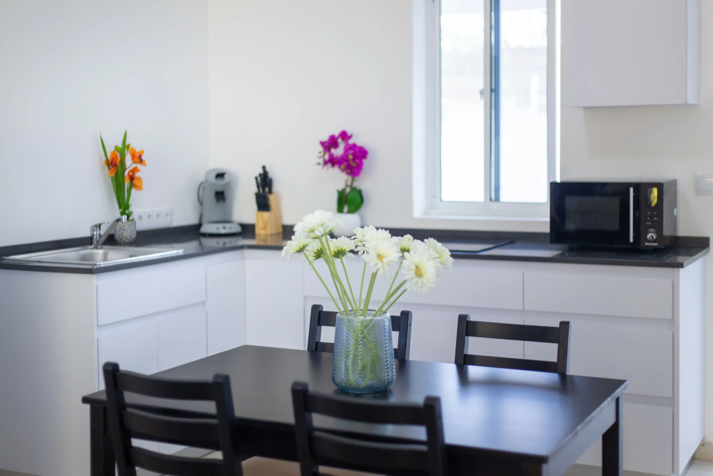 Jan Thiel's Hidden Gem! 2BR Apt W/ Pool & Free Parking