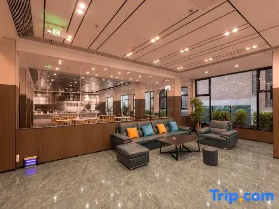 Huang Platinum Hotel