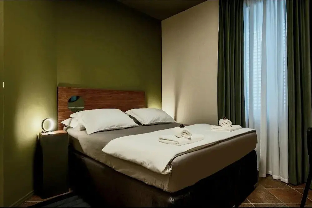 Green, Deluxe Two Bedroom Suite