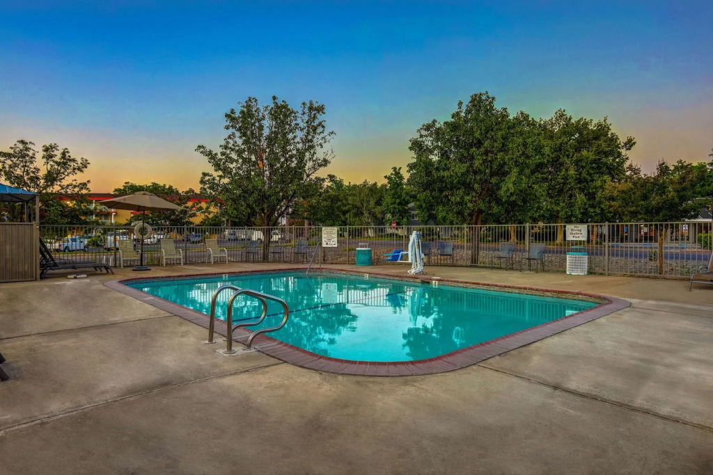 Motel 6-Red Bluff, CA