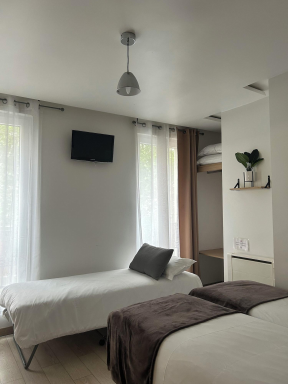 Hôtel Le National Clichy Paris