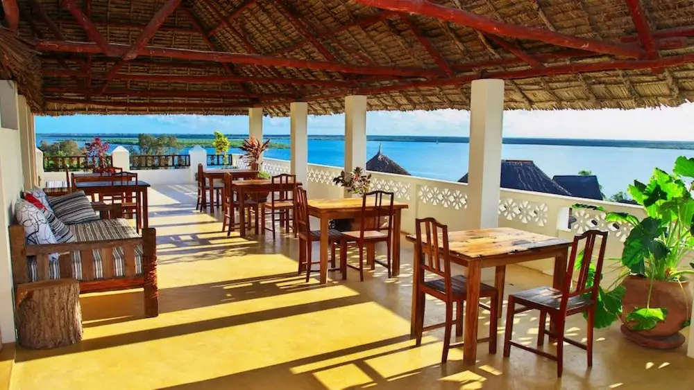Msafini MangoTop Roof Hotel