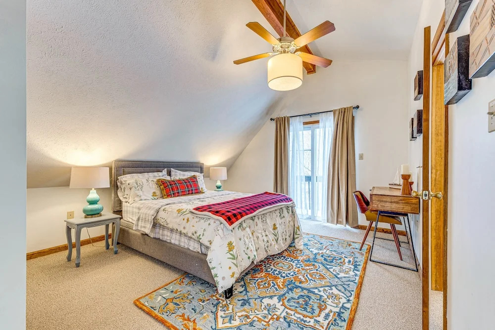 Poconos Hideaway in Arrowhead Lake w/ Game Room!
