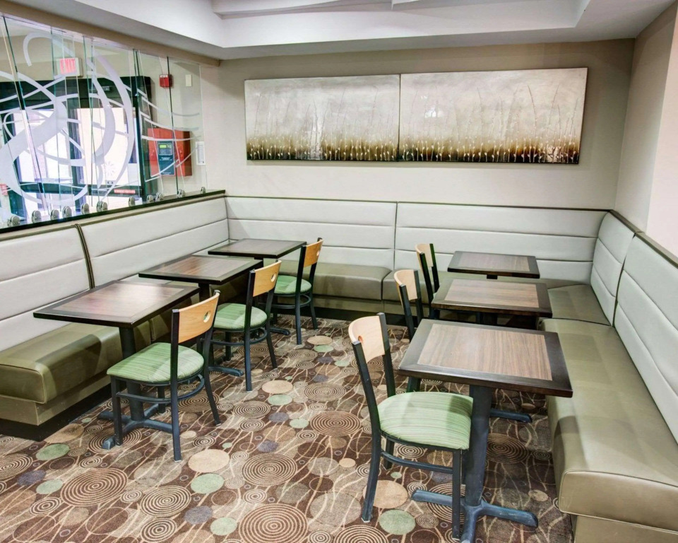 Comfort Suites Pittsburgh Airport