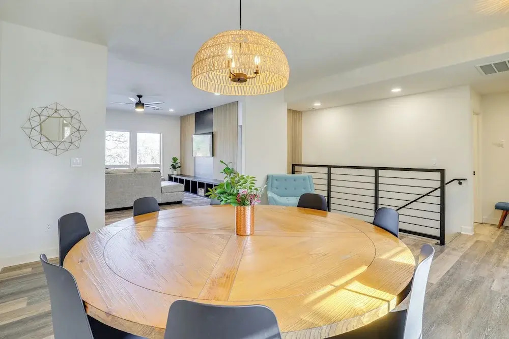Lakefront Retreat w/ Game Room in Bella Vista!