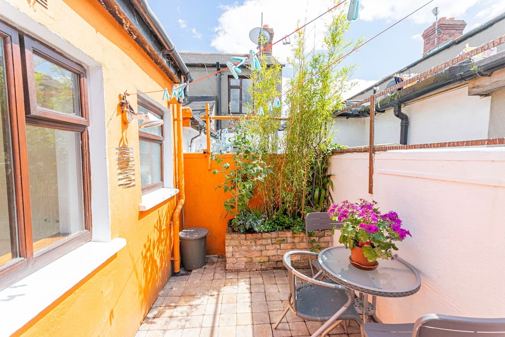 2 Bedroom City Cottage In Pheonix Park